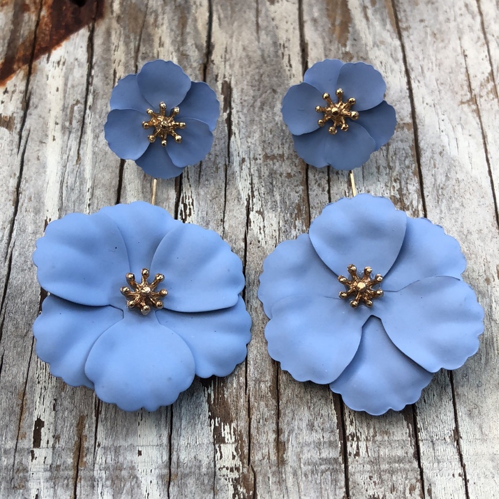 Blue Flower Power Drop Earrings!